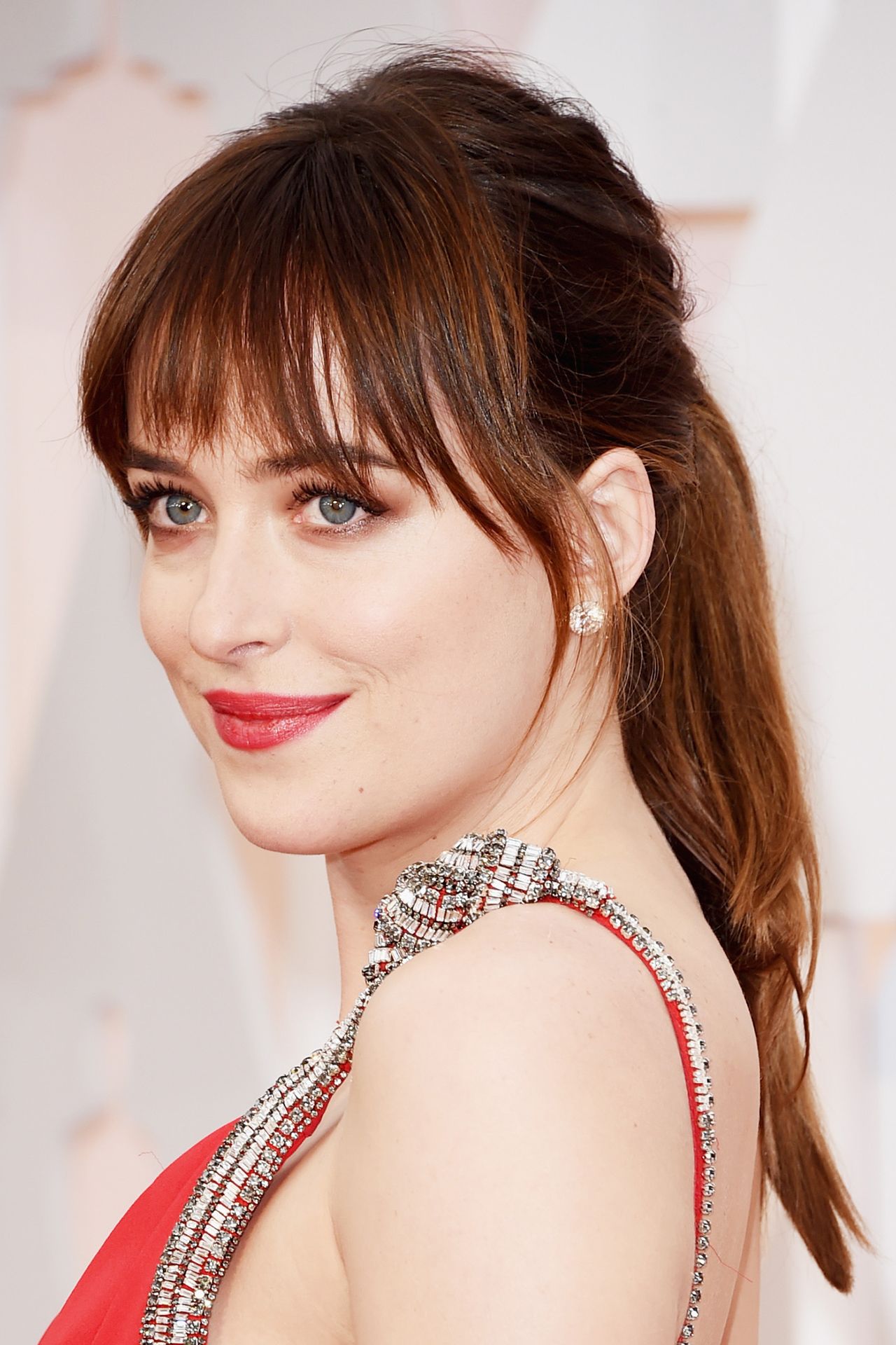 Dakota Johnson met pony