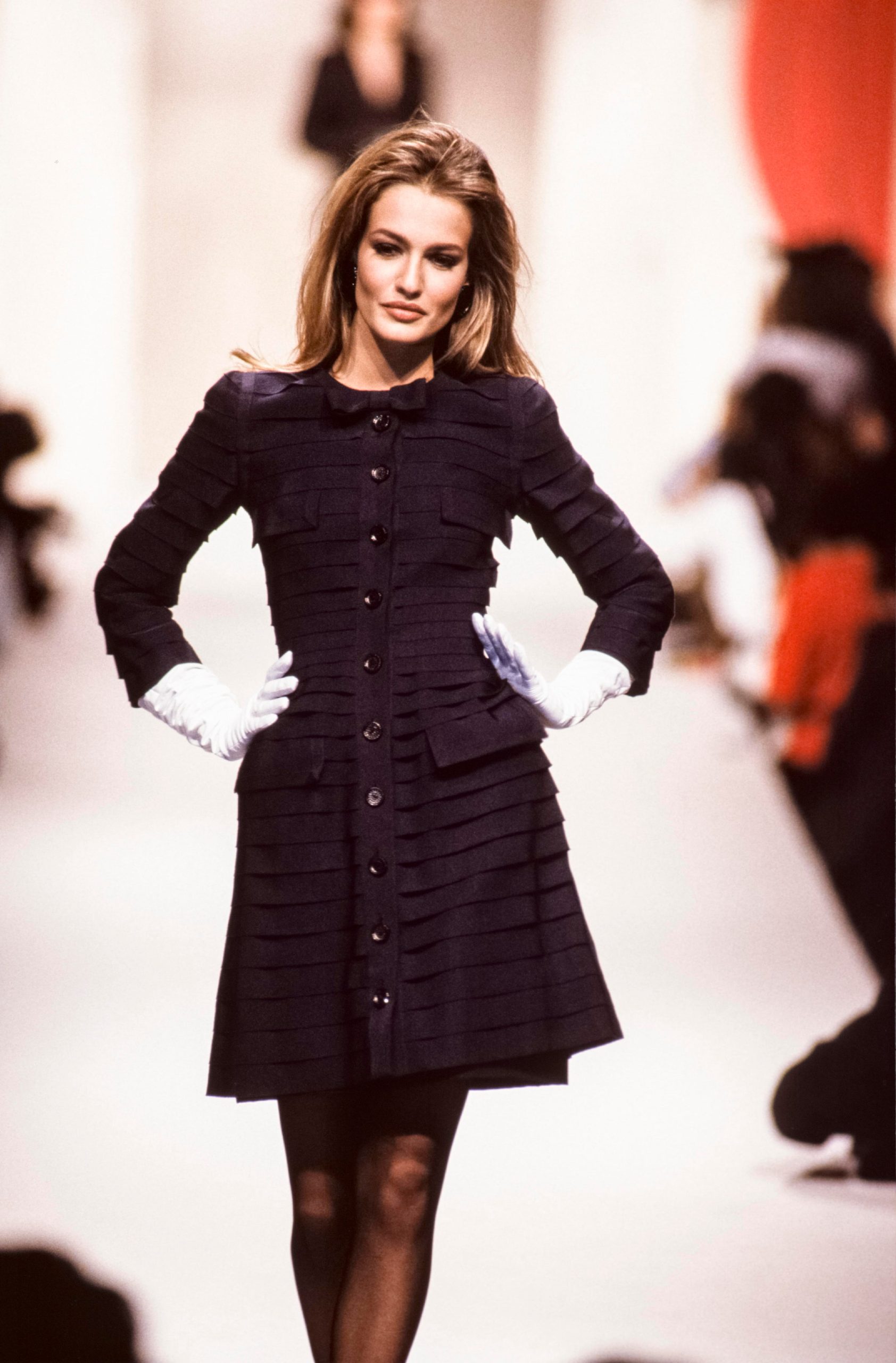 Karen Mulder op de catwalk bij Chanel