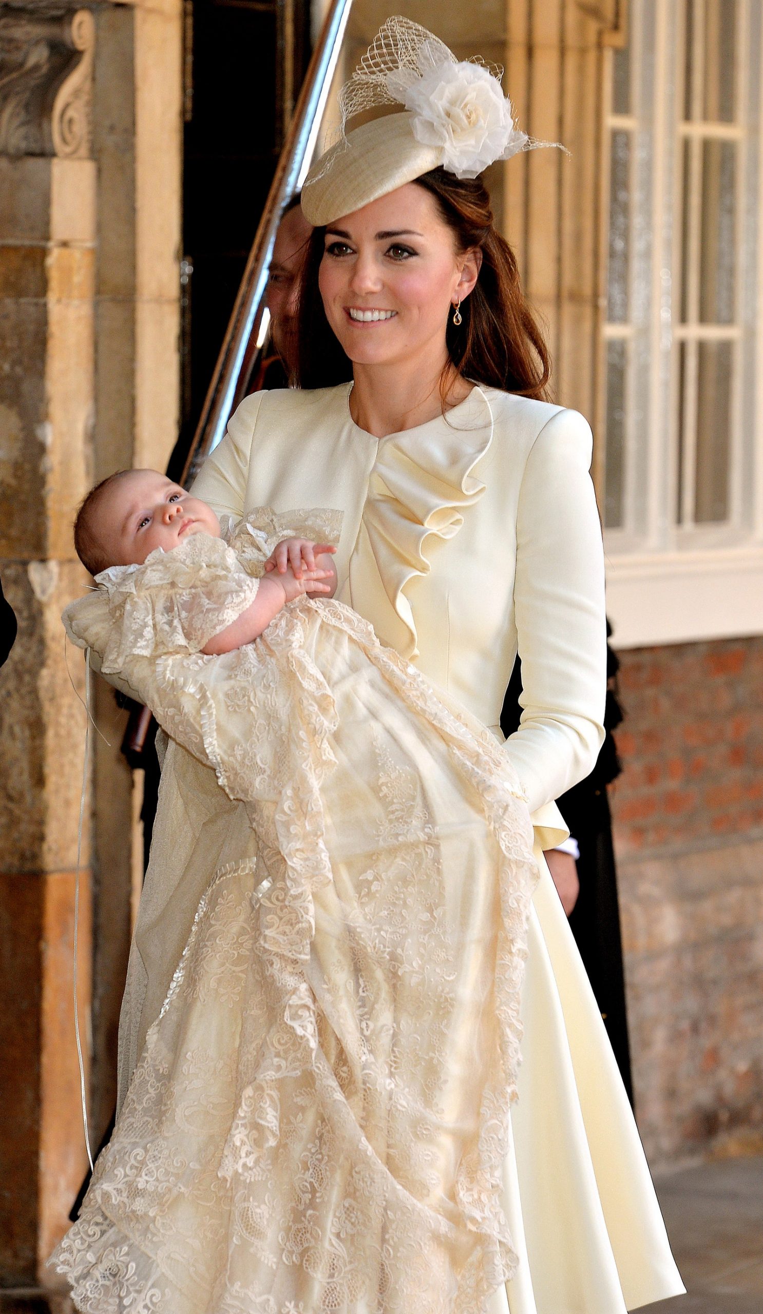 kate middleton tijdens de doop van prins george