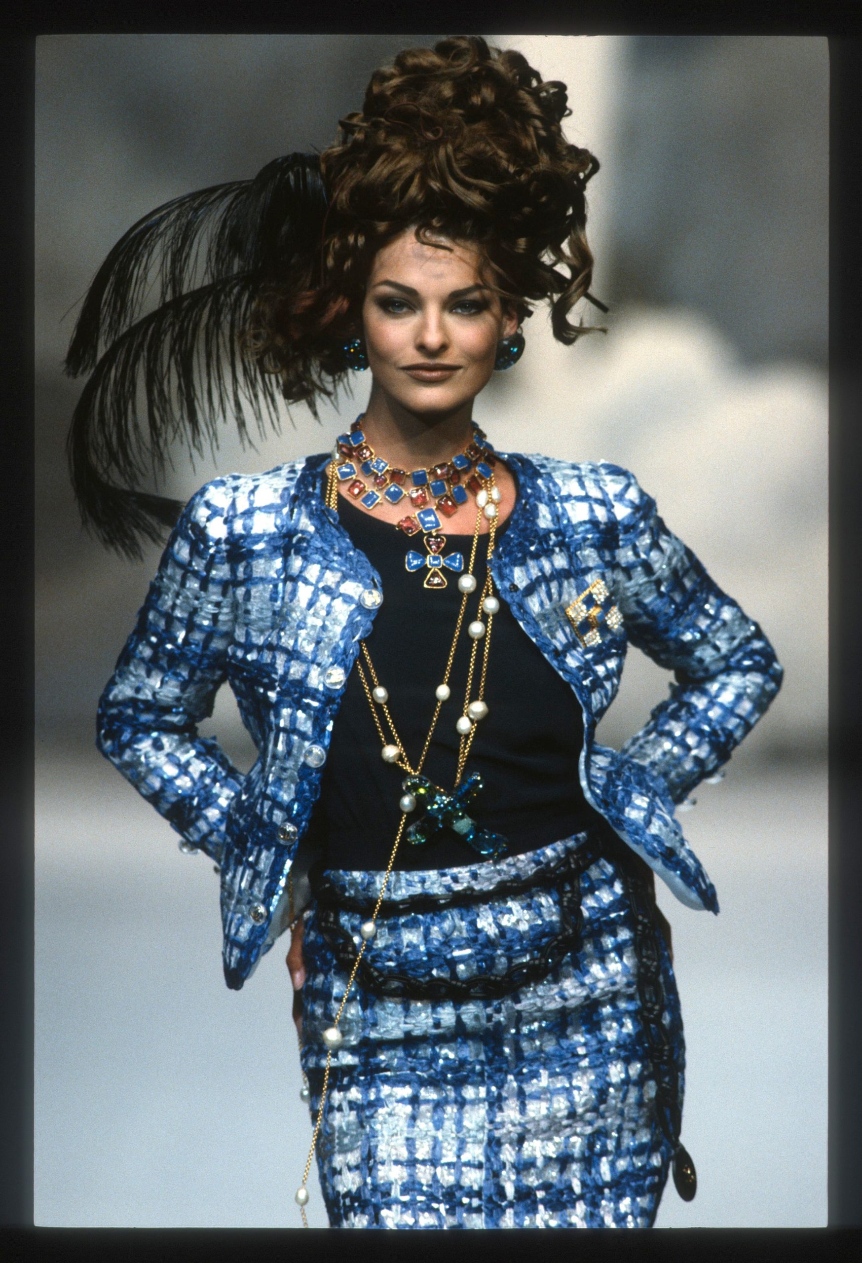 Linda Evangelista op de catwalk bij Chanel in 1992