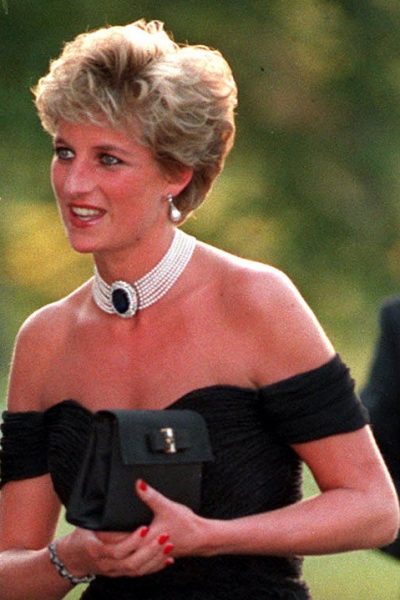 prinses-dianas-iconische-revenge-dress-wordt-geveild-voor-dit-bijzondere-bedrag-203279