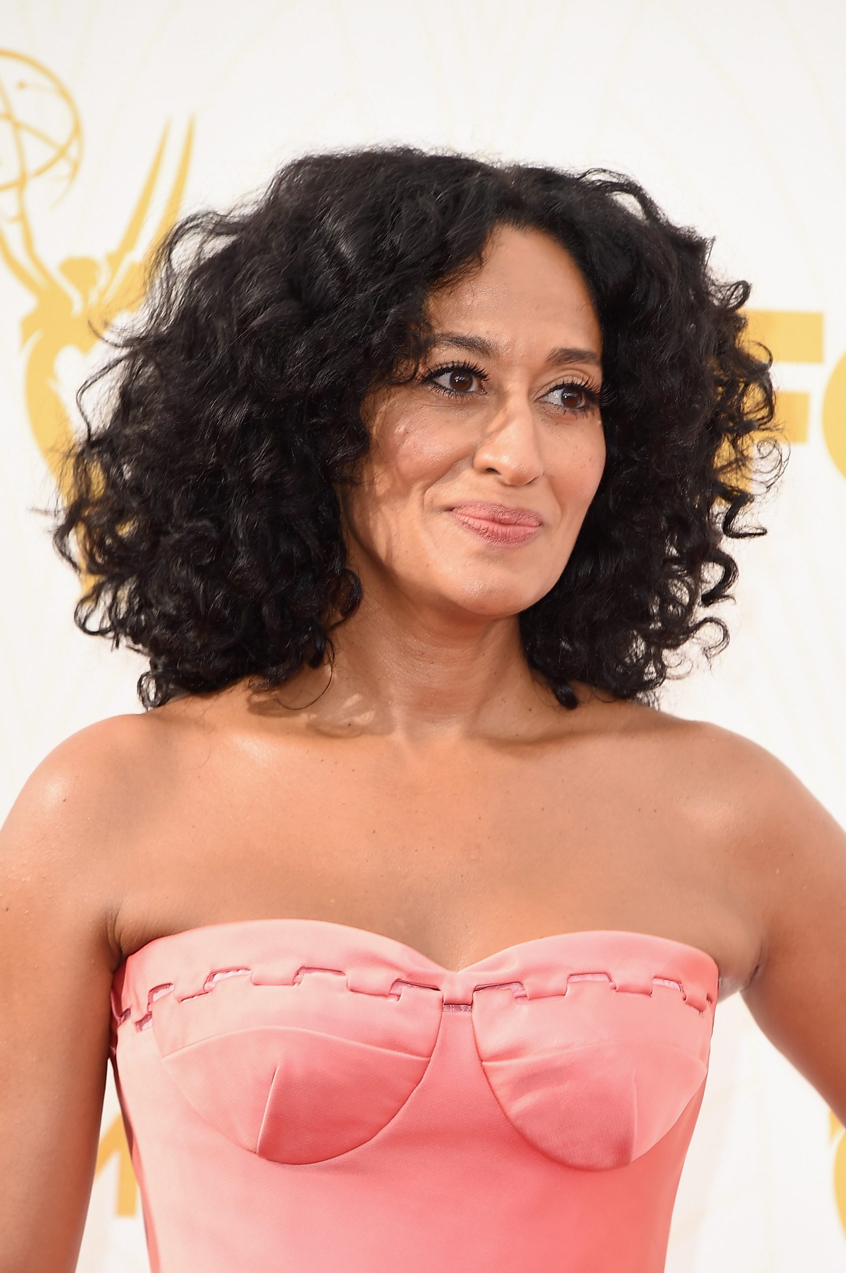 Tracee Ellis Ross met krullen