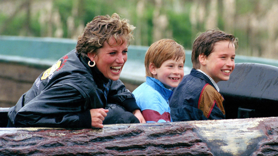 23-zeldzame-en-iconische-fotos-van-prinses-diana-die-je-nu-wil-zien-207844