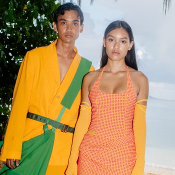 jacquemus-presenteert-nieuwe-collectie-le-splash-op-een-hawaiaans-strand-207597