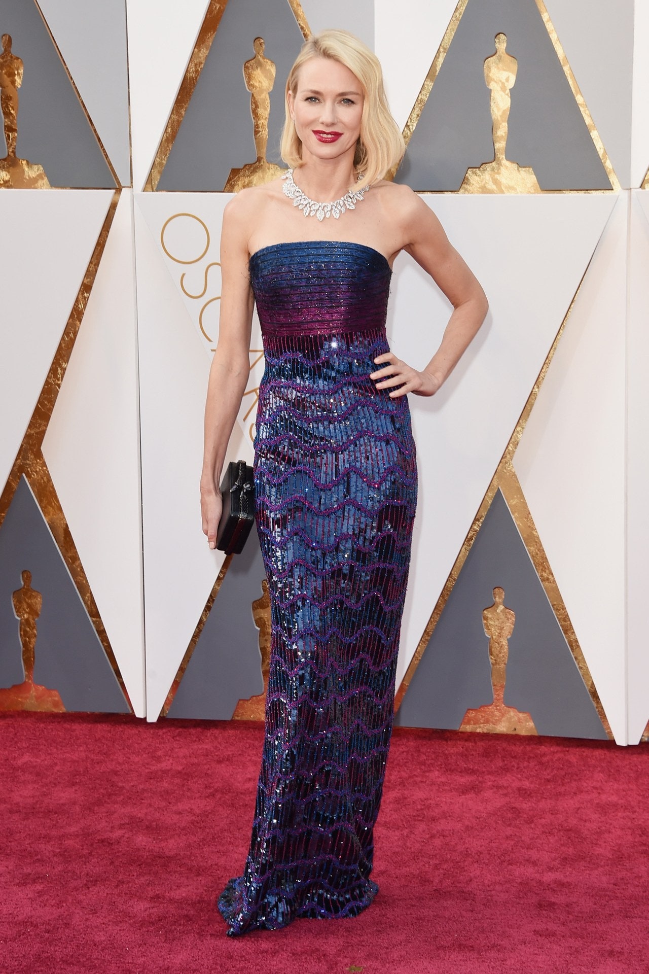 Naomi Watts tijdens de Oscars 2016