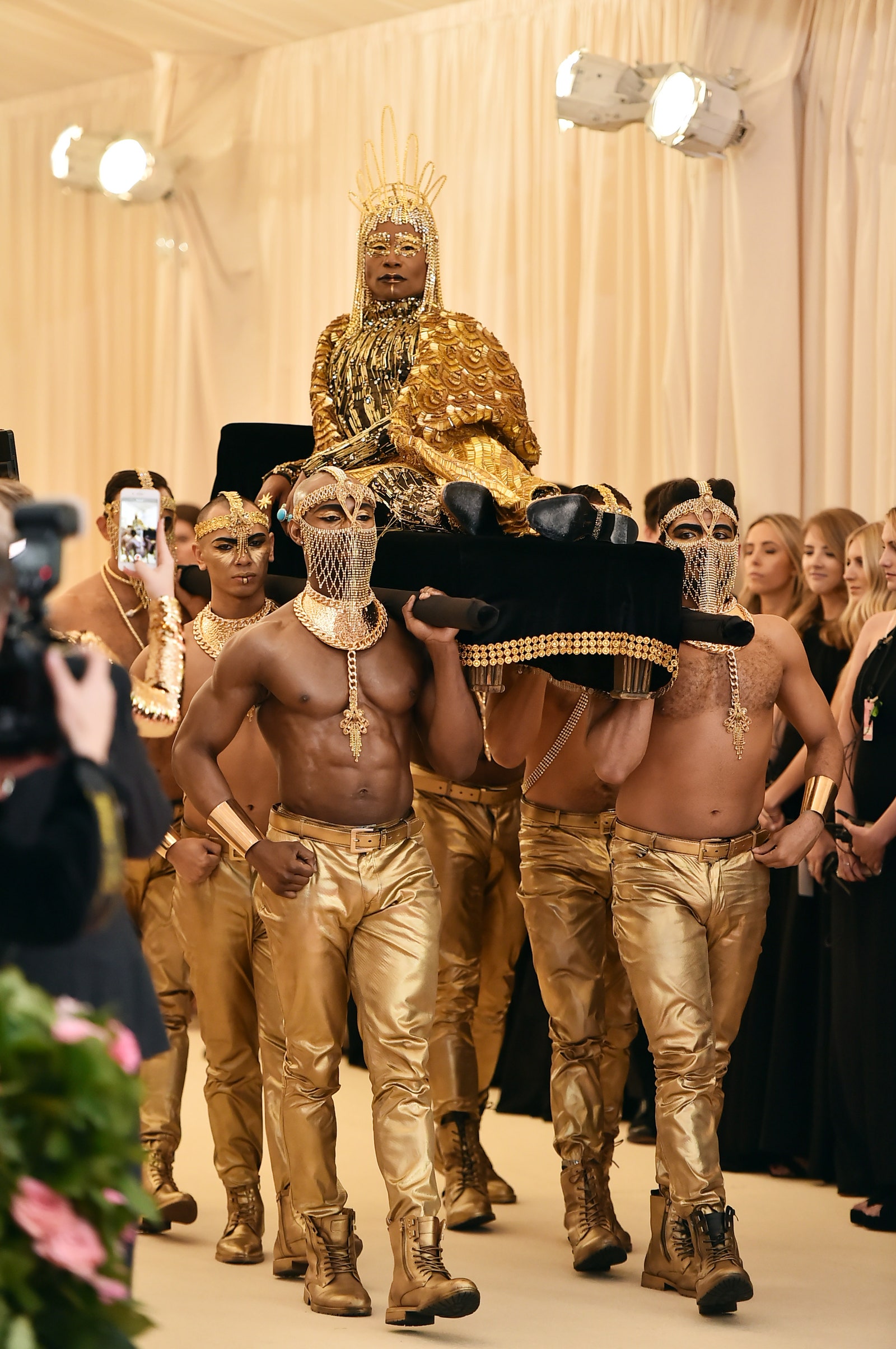 Billy Porter tijdens het Met Gala in 2019