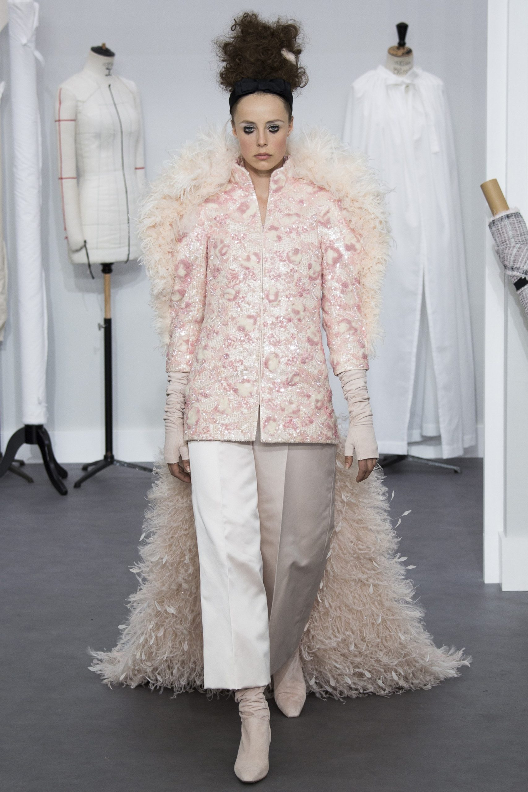 Chanel couture herfst/winter 2015 showde een van de mooiste Chanel-trouwjurken