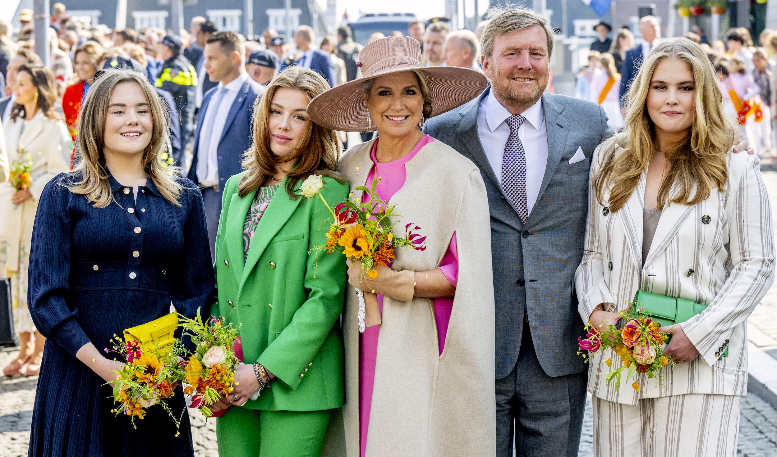 het dossier verlichten web Koningsdag 2022: dit dragen Máxima en de prinsessen - Vogue NL