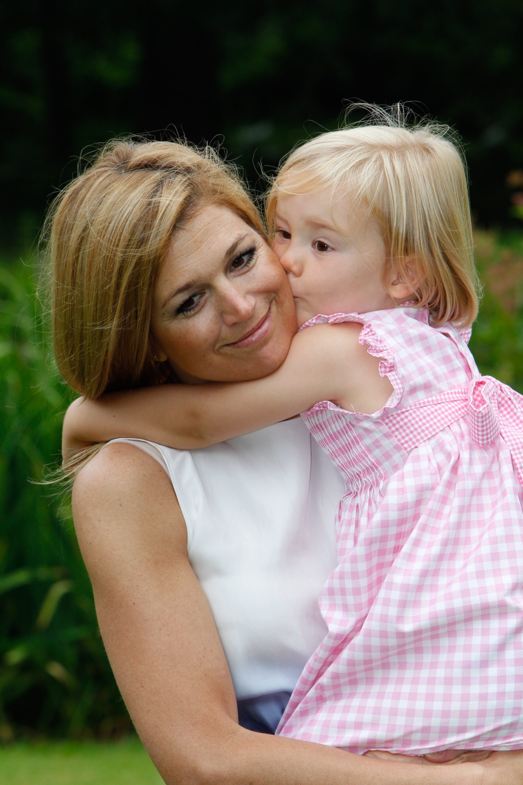 Máxima en Ariane tijdens de zomerfotosessie in 2010
