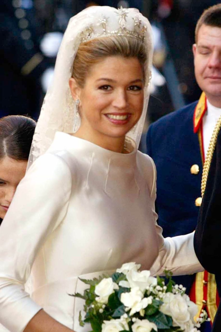 alles-wat-je-wil-weten-over-de-trouwjurk-van-koningin-maxima-210114