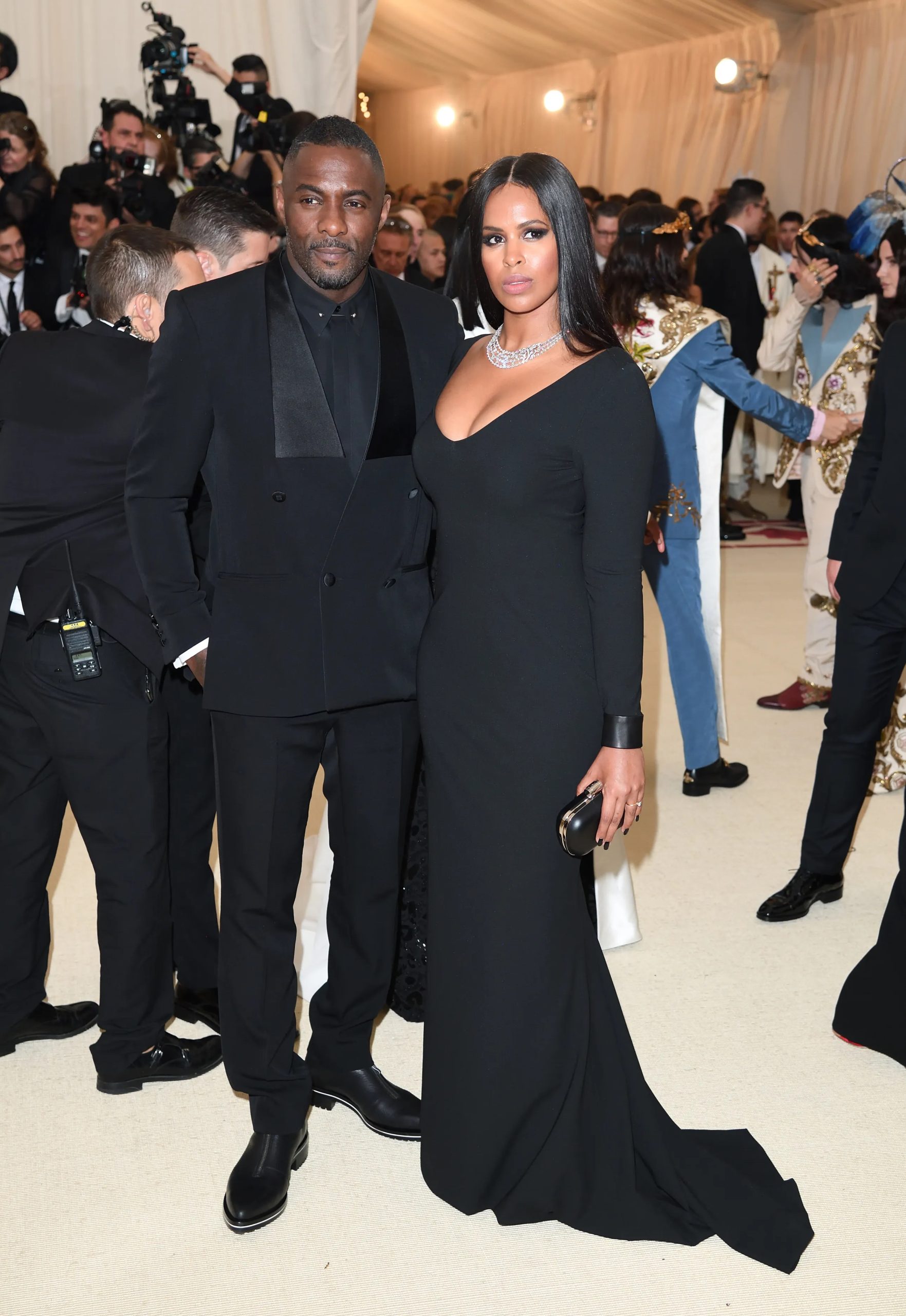 Idris Elba en Sabrina Dhowre