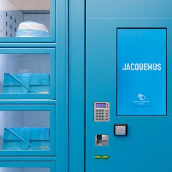 welkom-in-het-azuurblauwe-paradijs-van-jacquemus-nieuwe-pop-up-store-in-londen-211111