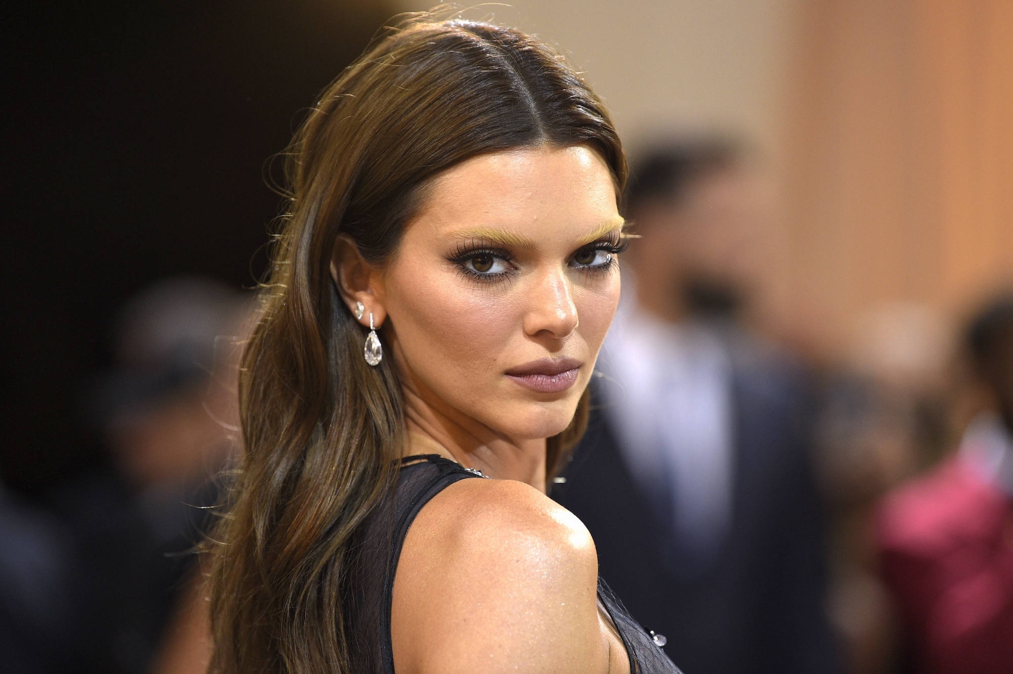 Super overlined lips: Kendall Jenner is fan en lijkt nu op Emily ...