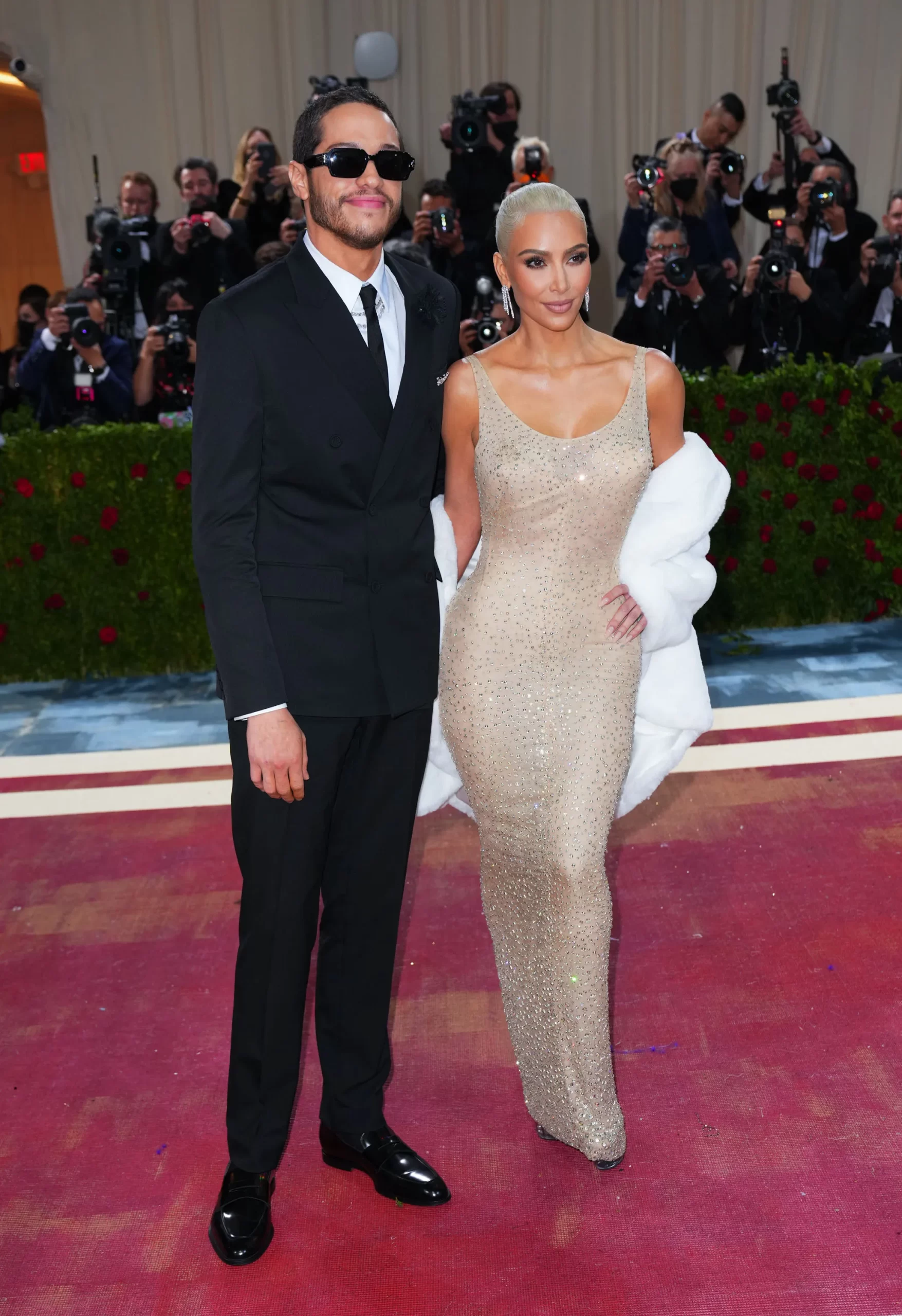 Pete Davidson en Kim Kardashian zijn een van de beroemde koppels op het Met Gala