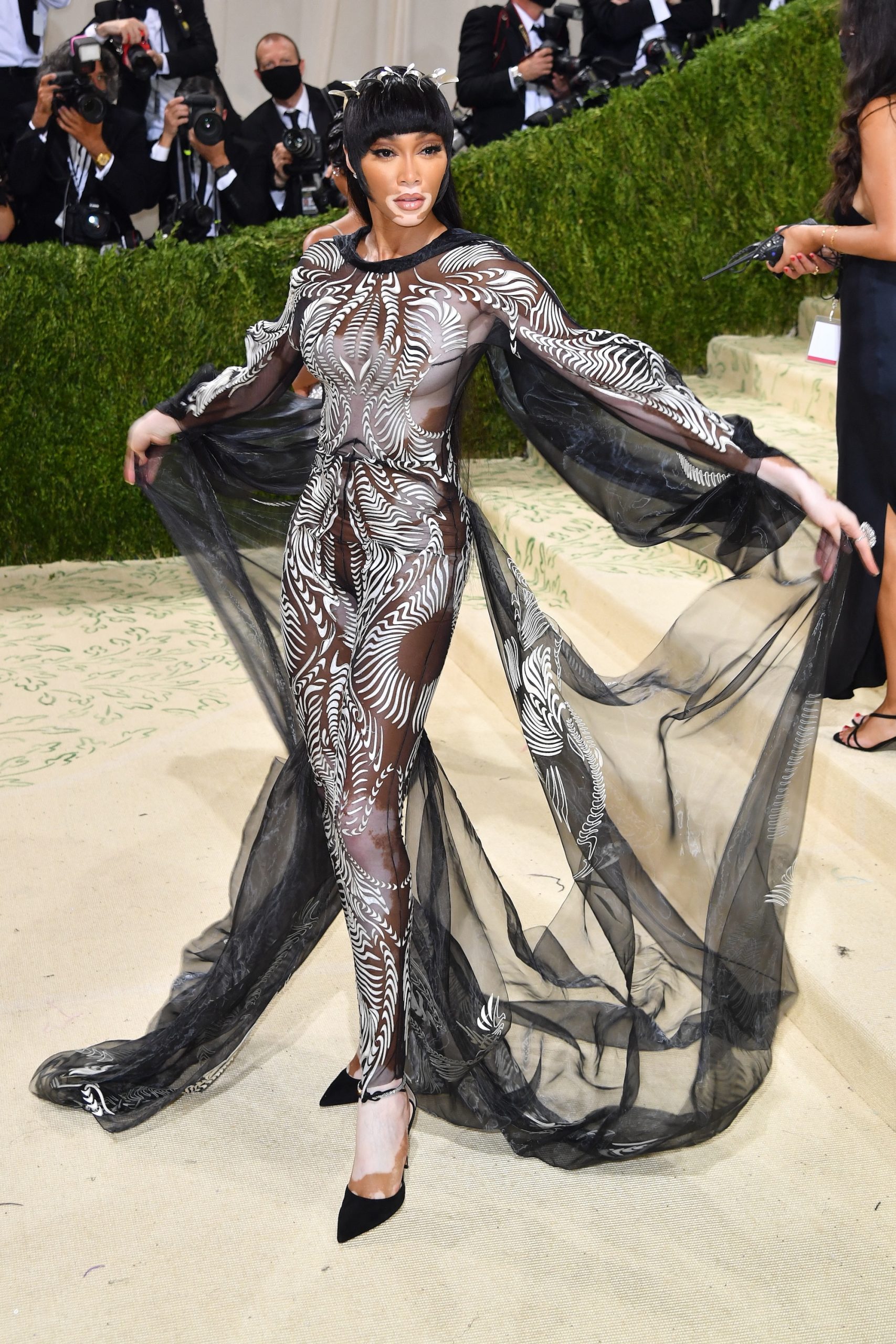 Winnie Harlow tijdens het Met Gala van 2021