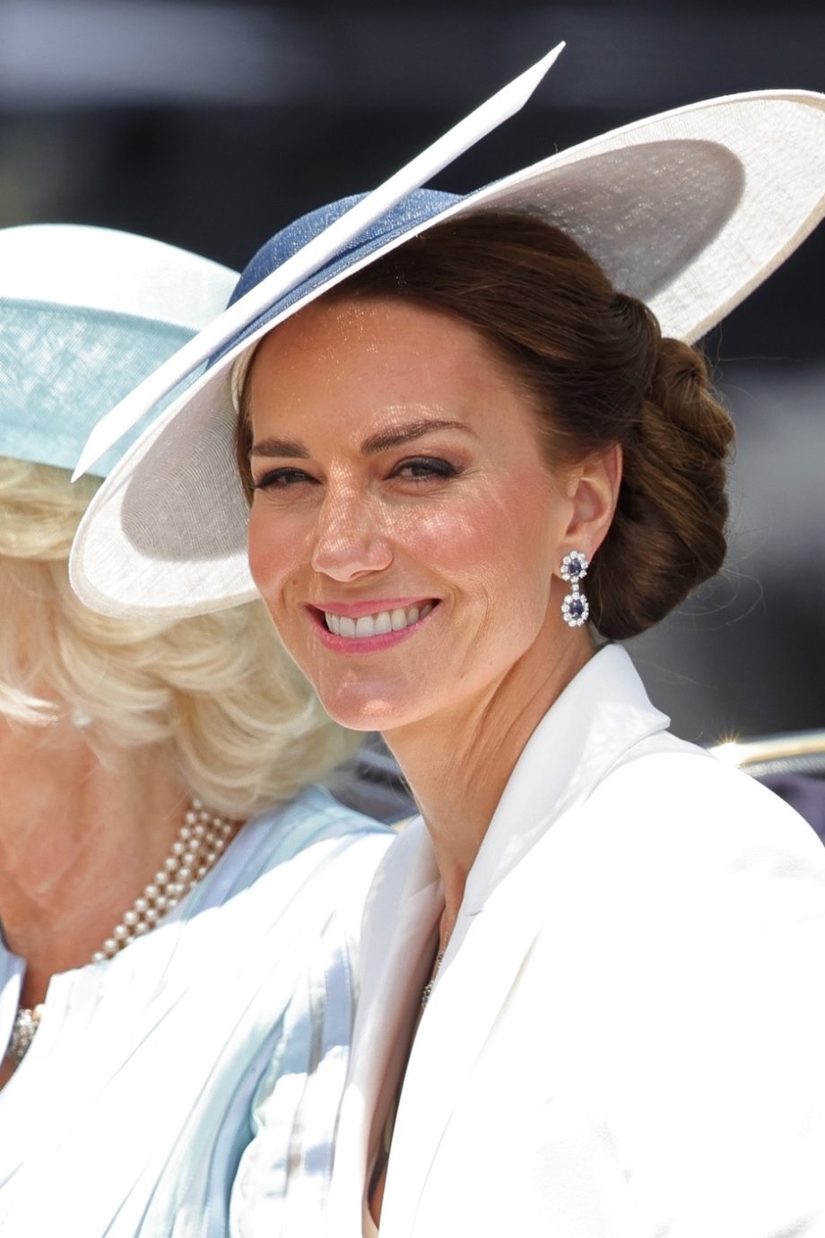 kate-middleton-trapt-viering-van-platinum-jubileum-af-in-klassiek-mcqueen-213383