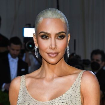 wederom-commotie-rond-de-skincarelijn-van-kim-kardashian-dit-is-er-aan-de-hand-213770