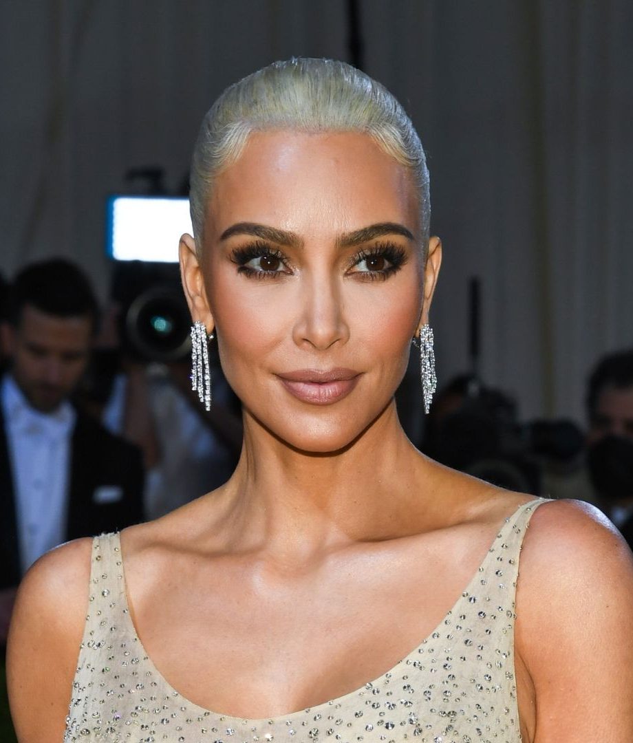 wederom-commotie-rond-de-skincarelijn-van-kim-kardashian-dit-is-er-aan-de-hand-213770