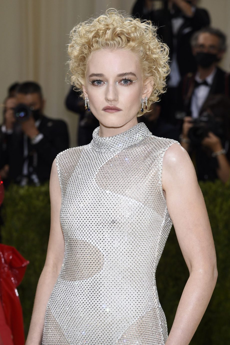 de-biopic-over-madonna-met-julia-garner-is-gecanceld-218439