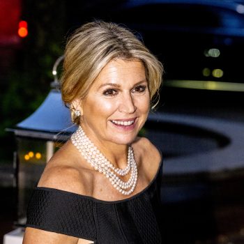 op-chic-koningin-maxima-kiest-voor-zwarte-cocktailjurk-tijdens-diner-met-deense-royals-214975