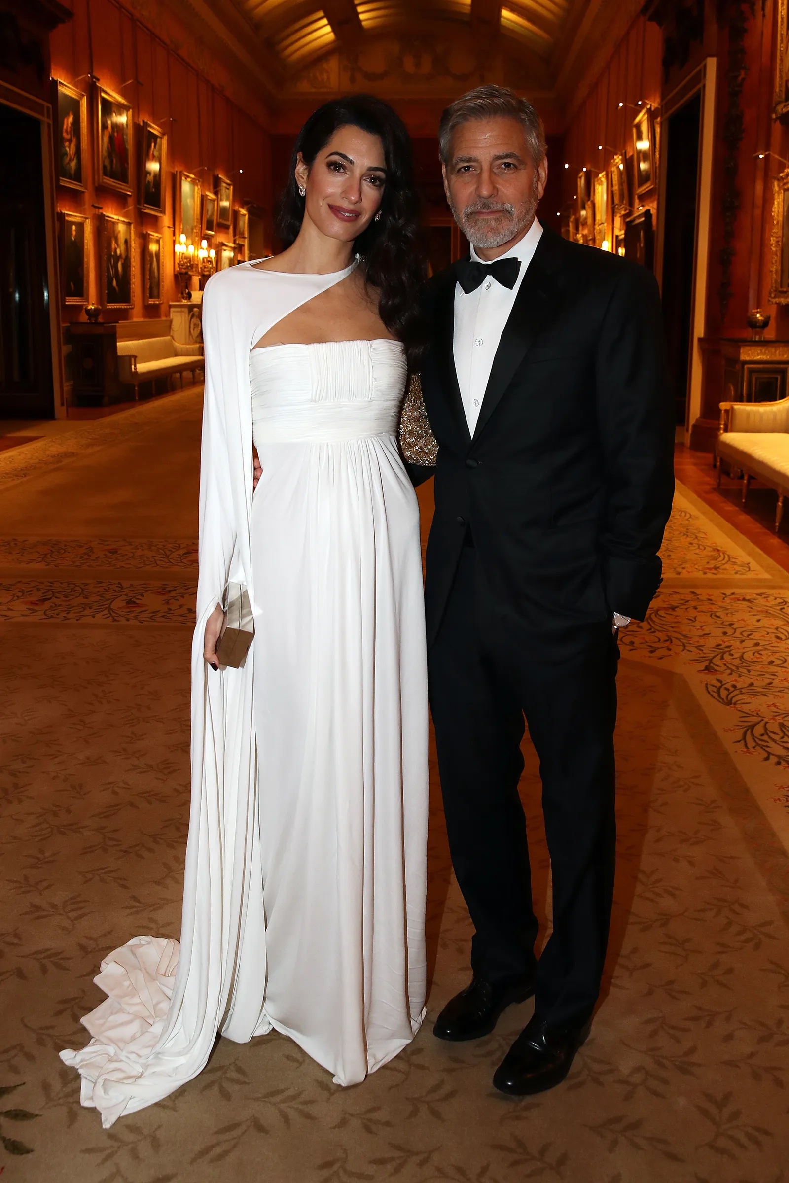 Amal Clooney witte jurk