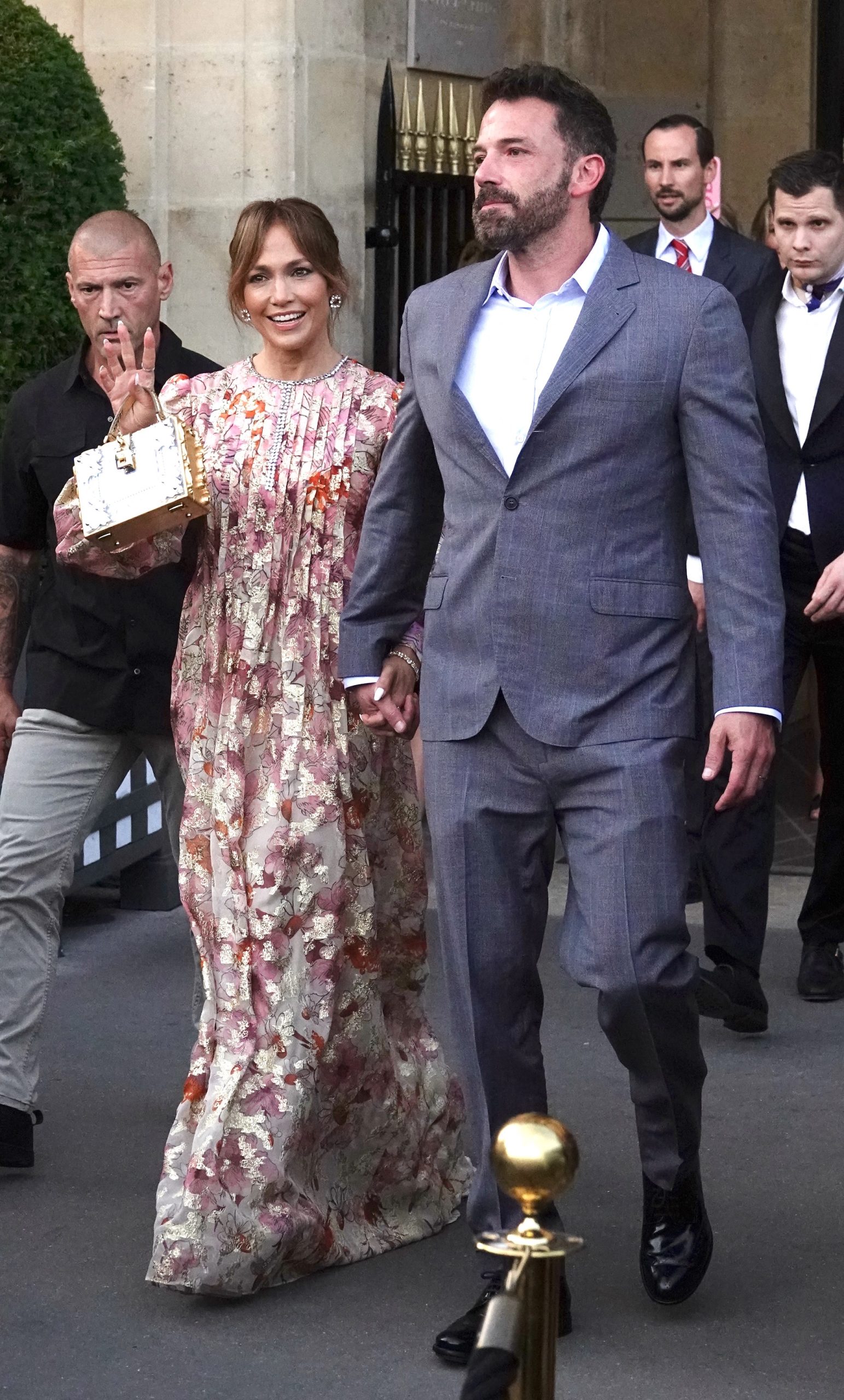 Jennifer Lopez tijdens haar huwelijksreis in Parijs