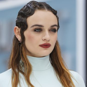 joey-king-is-met-haar-recente-rode-loper-looks-het-onverwachte-stijlicoon-van-het-moment-217780