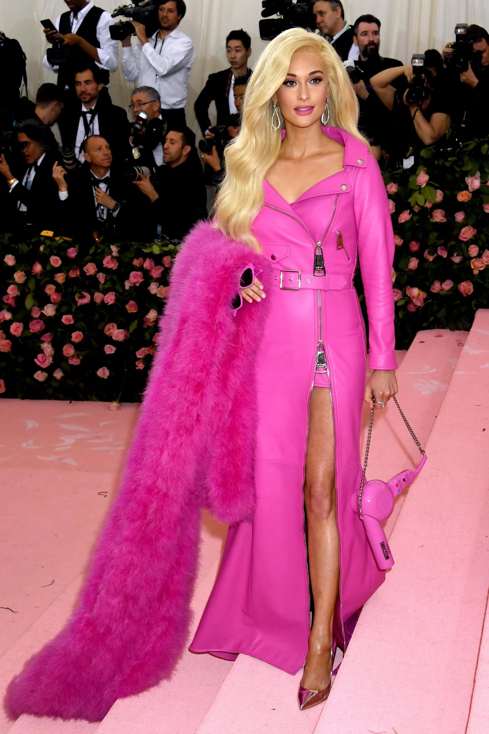 Kacey Musgraves als Barbie in Moschino op het Met Gala in 2019
