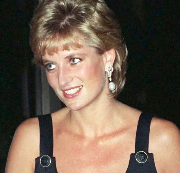 de-little-black-dress-dragen-we-deze-zomer-a-la-prinses-diana-217758
