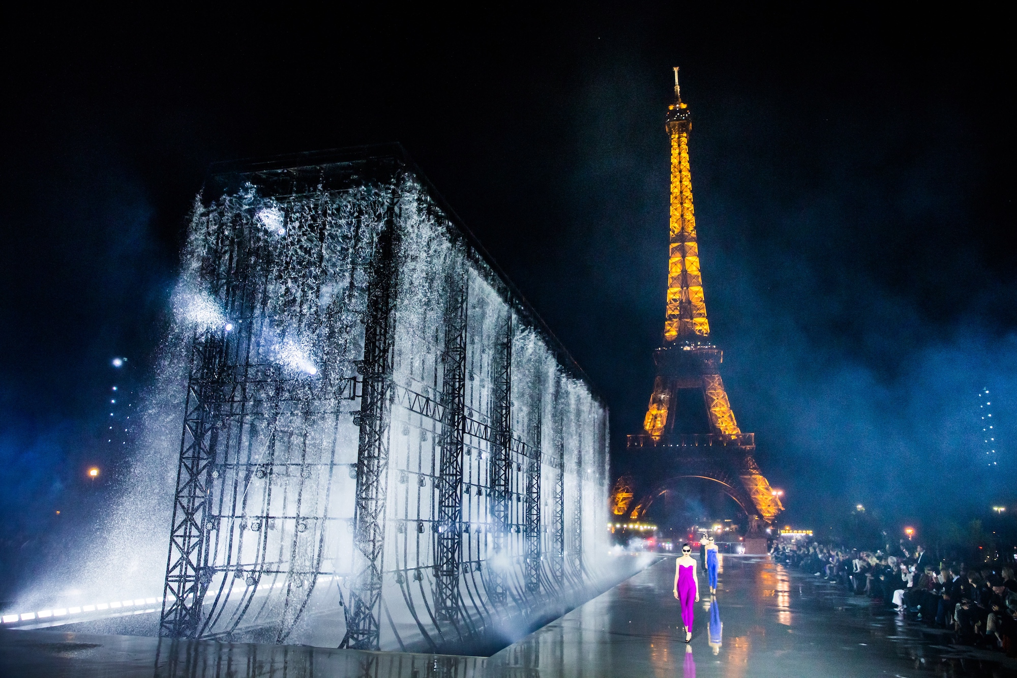 Saint Laurent-show bij de Eiffeltoren