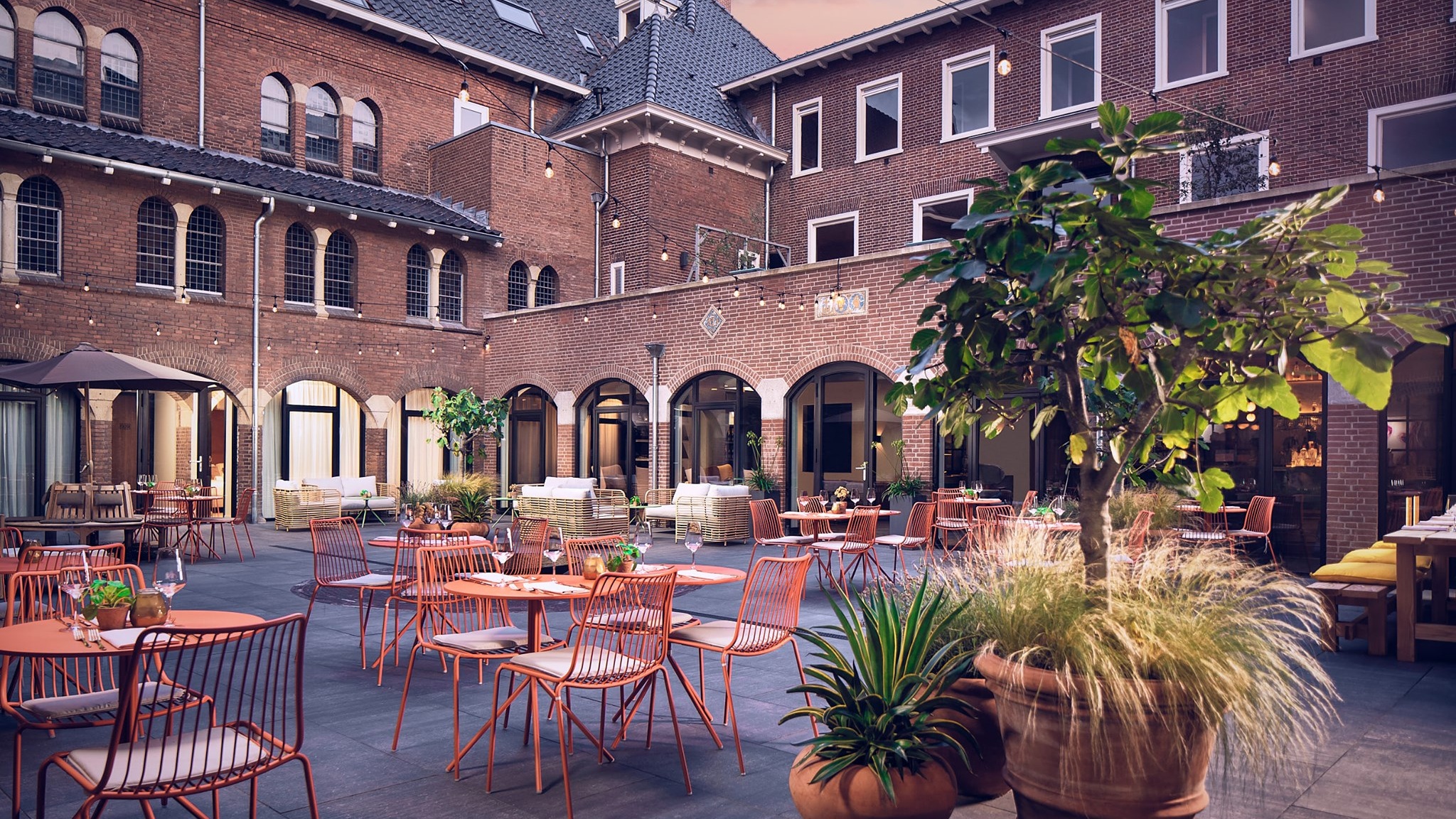 7 terrassen in Utrecht waar het heerlijk vertoeven is 7 terrassen in Utrecht waar het heerlijk vertoeven is