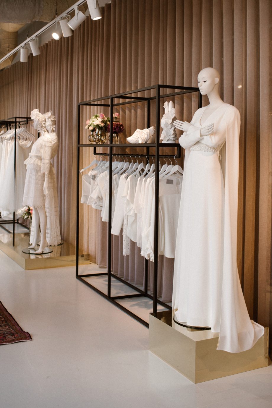 voor-de-toekomstige-bruid-claes-iversen-opent-een-bridal-pop-up-store-in-amsterdam-221453