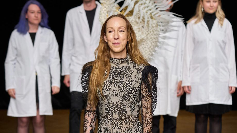 Iris van Herpen krijgt eigen tentoonstelling in Parijs Iris van Herpen krijgt eigen tentoonstelling in Parijs