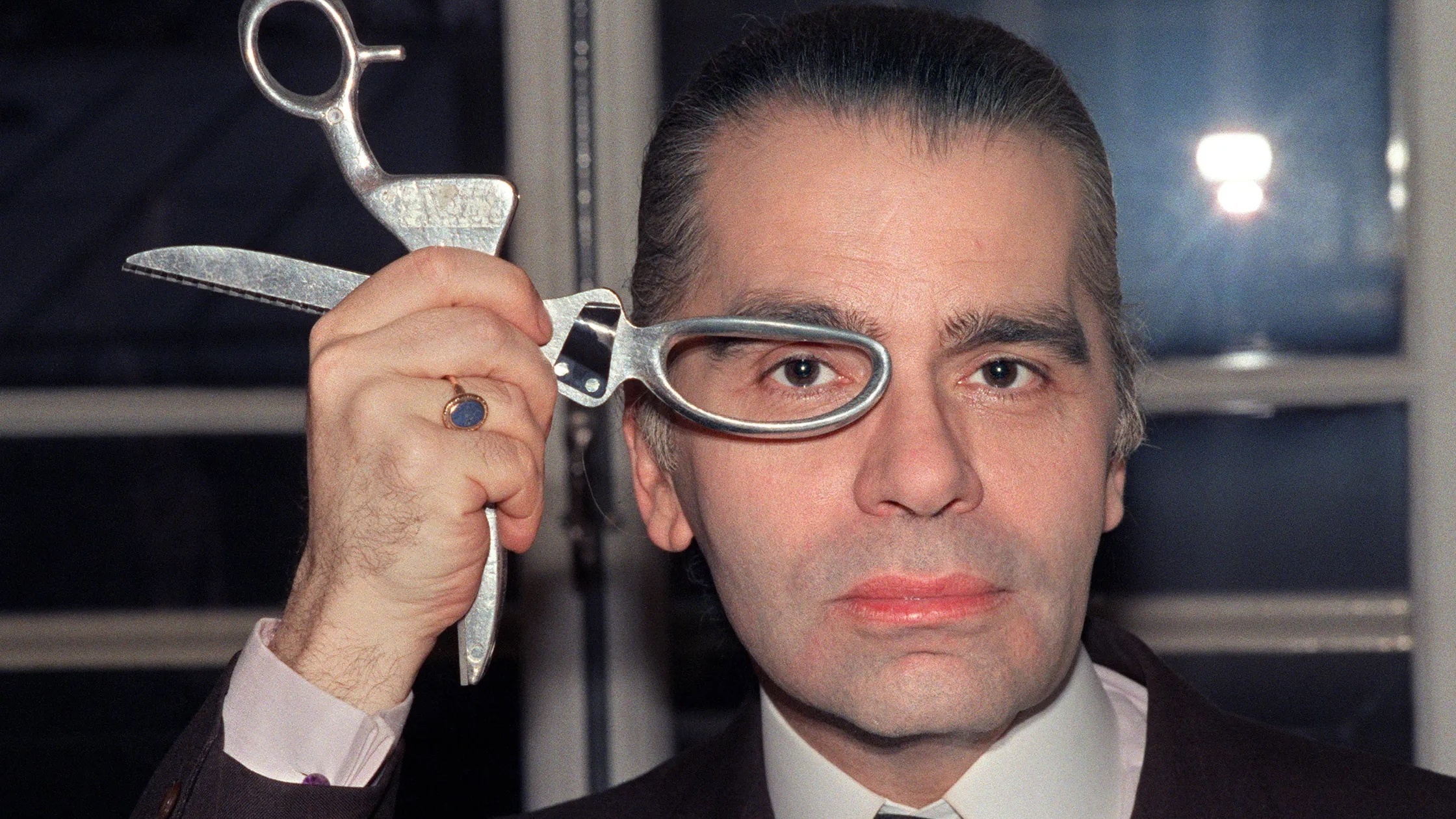 Met Gala thema 2023 brengt ode aan Karl Lagerfeld Vogue.nl