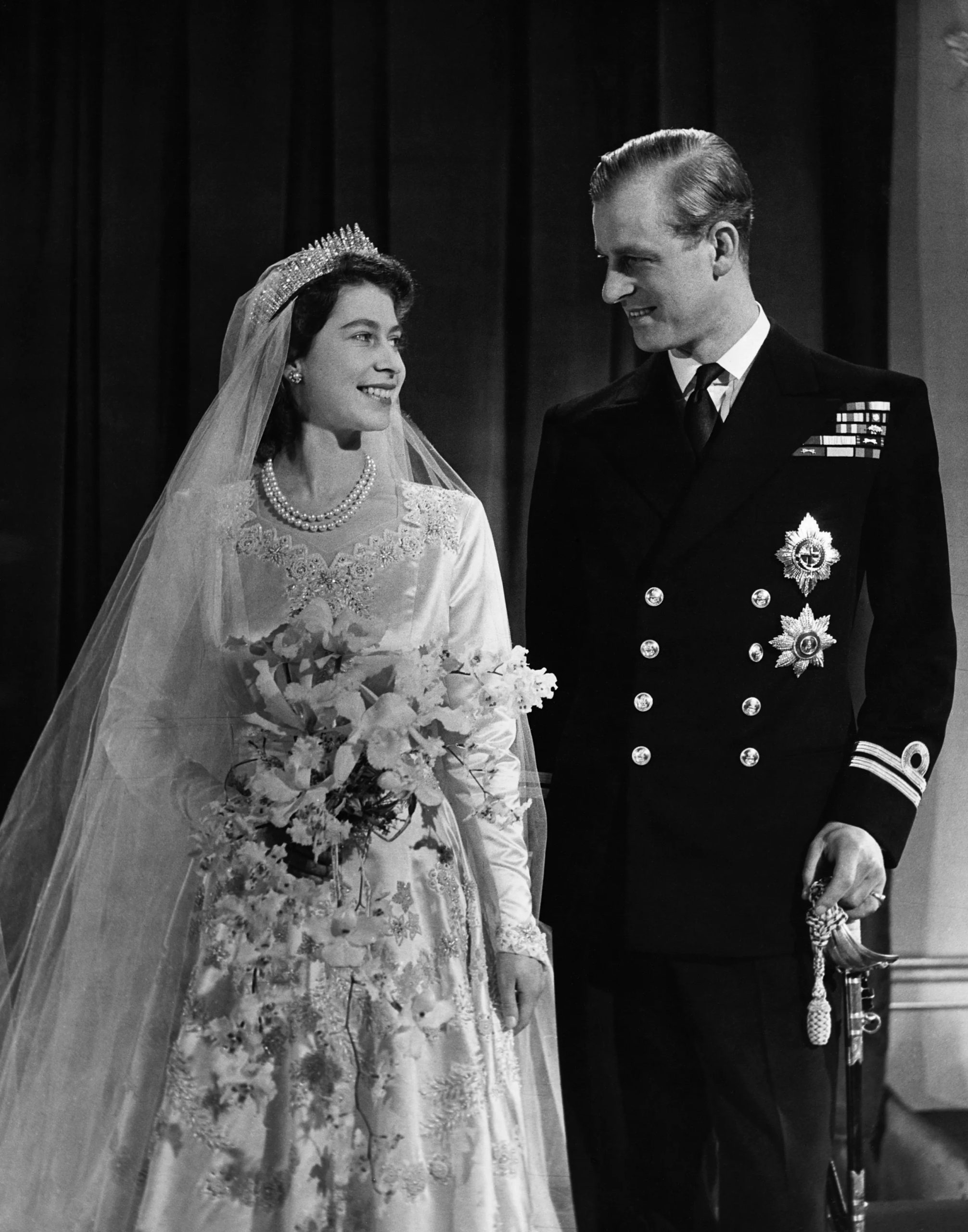 Elizabeth en Philip op hun trouwdag, 20 november 1947