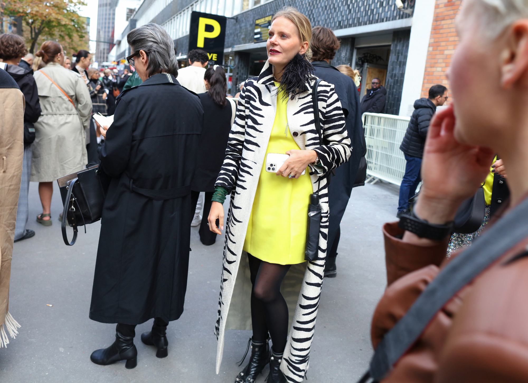 Jas met dierenprint tijdens PFW