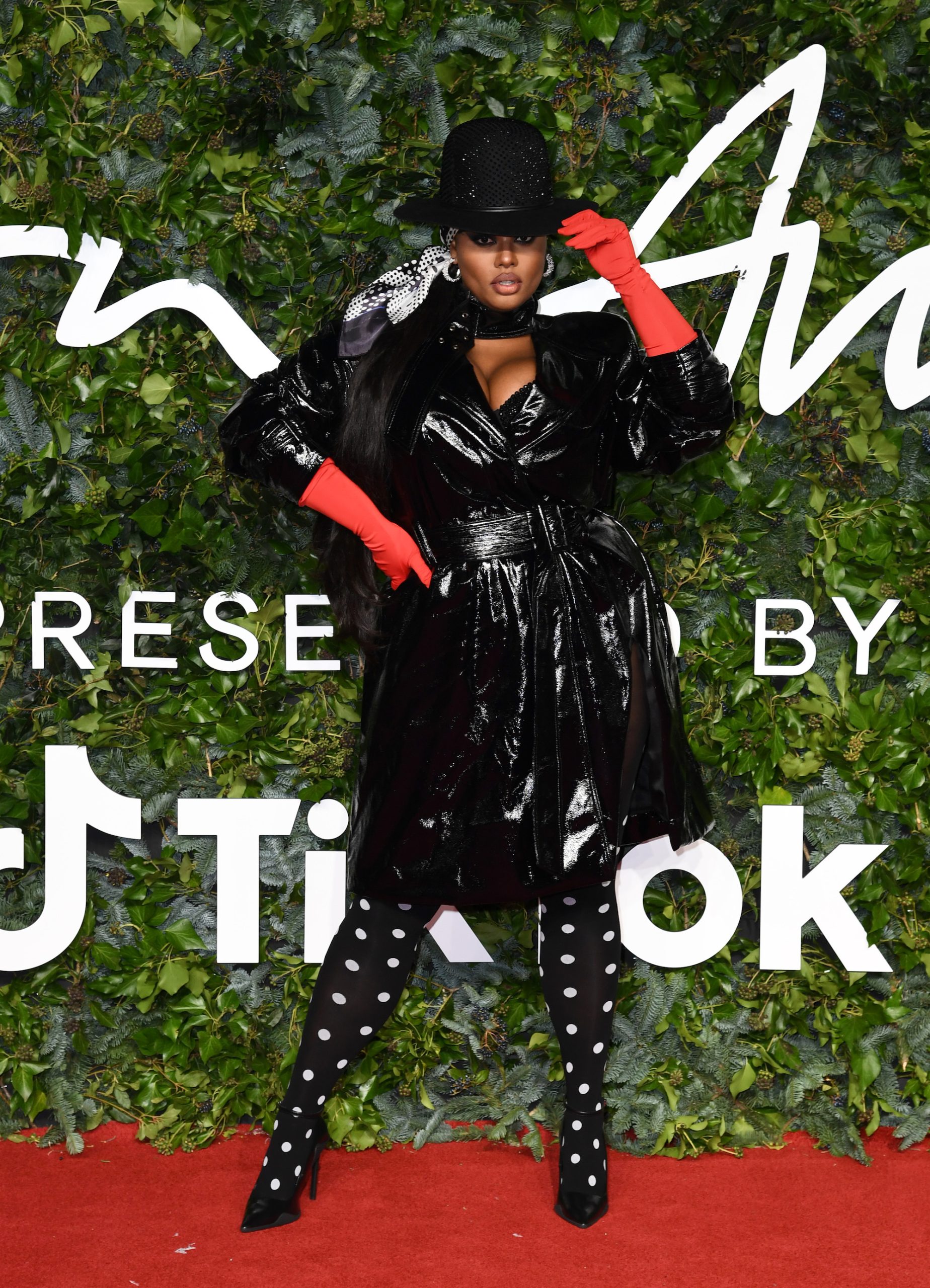 Precious Lee bij The Fashion Awards 2021 