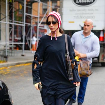 is-het-een-muts-is-het-een-balaclava-bella-hadid-kiest-voor-dit-ultieme-herfstaccessoire-228714