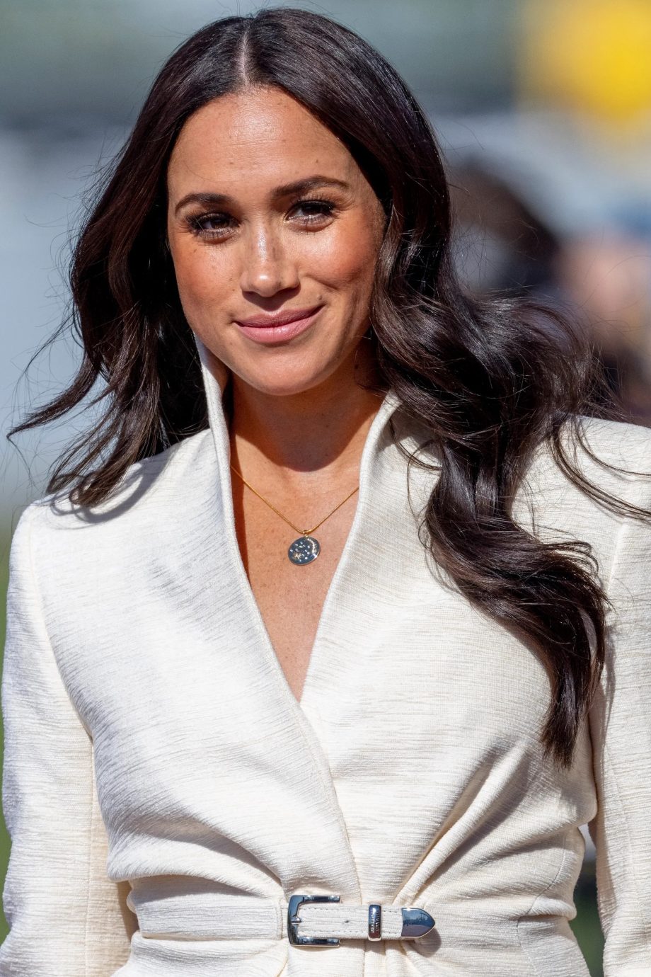 meghan-markle-maakt-statement-voor-vrouwen-in-iran-met-slogan-t-shirt-228144