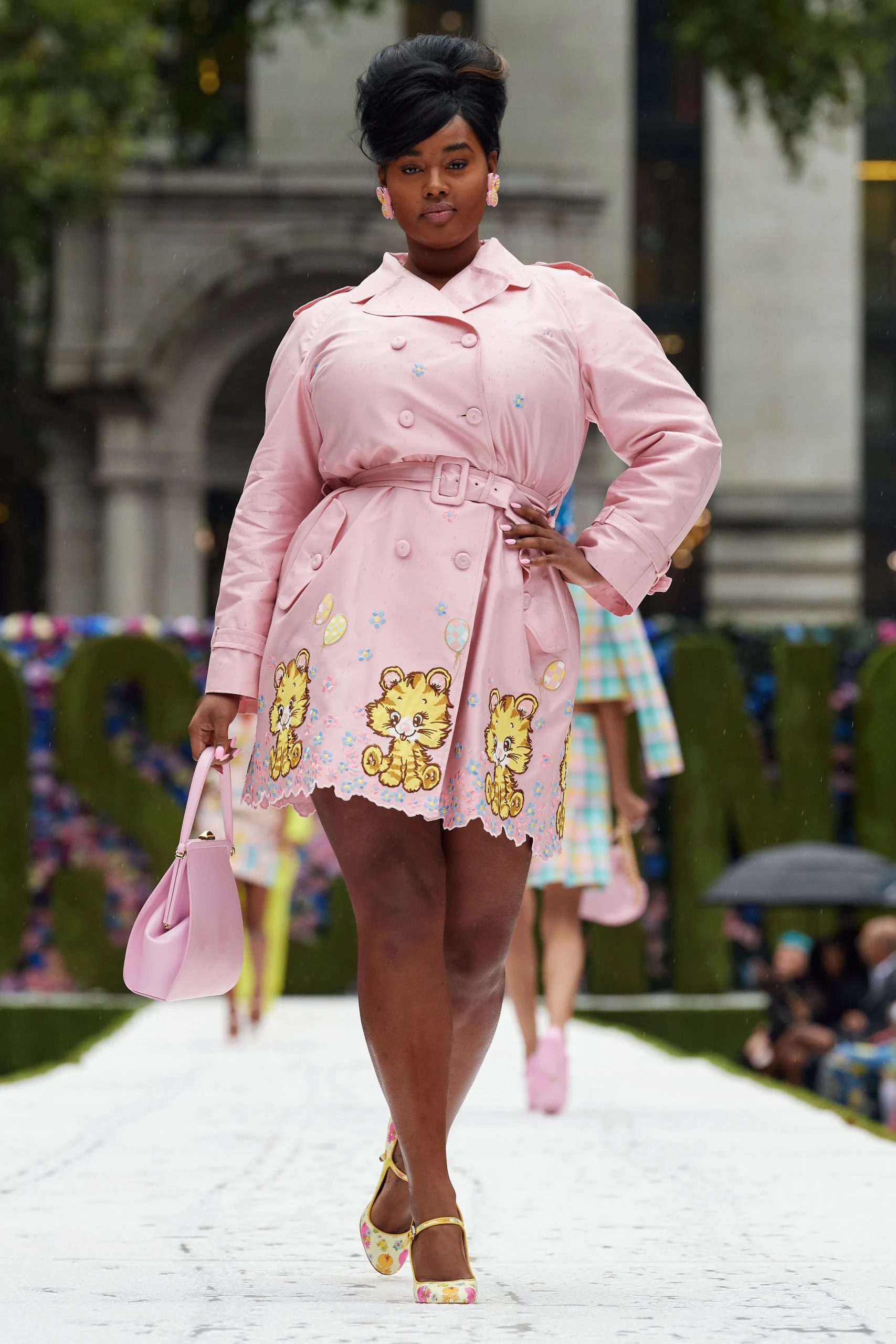 Precious Lee bij Moschino lente/zomer 2022