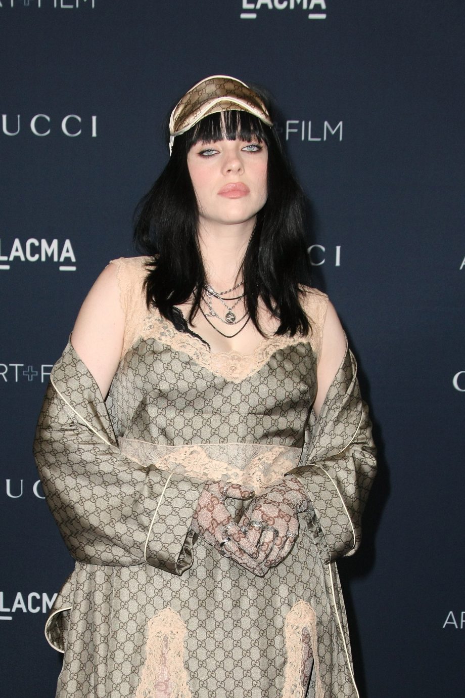 Afbreken Ijzig Tirannie Billie Eilish arriveert in Gucci-pyjama bij LACMA Art+Film Gala - Vogue NL