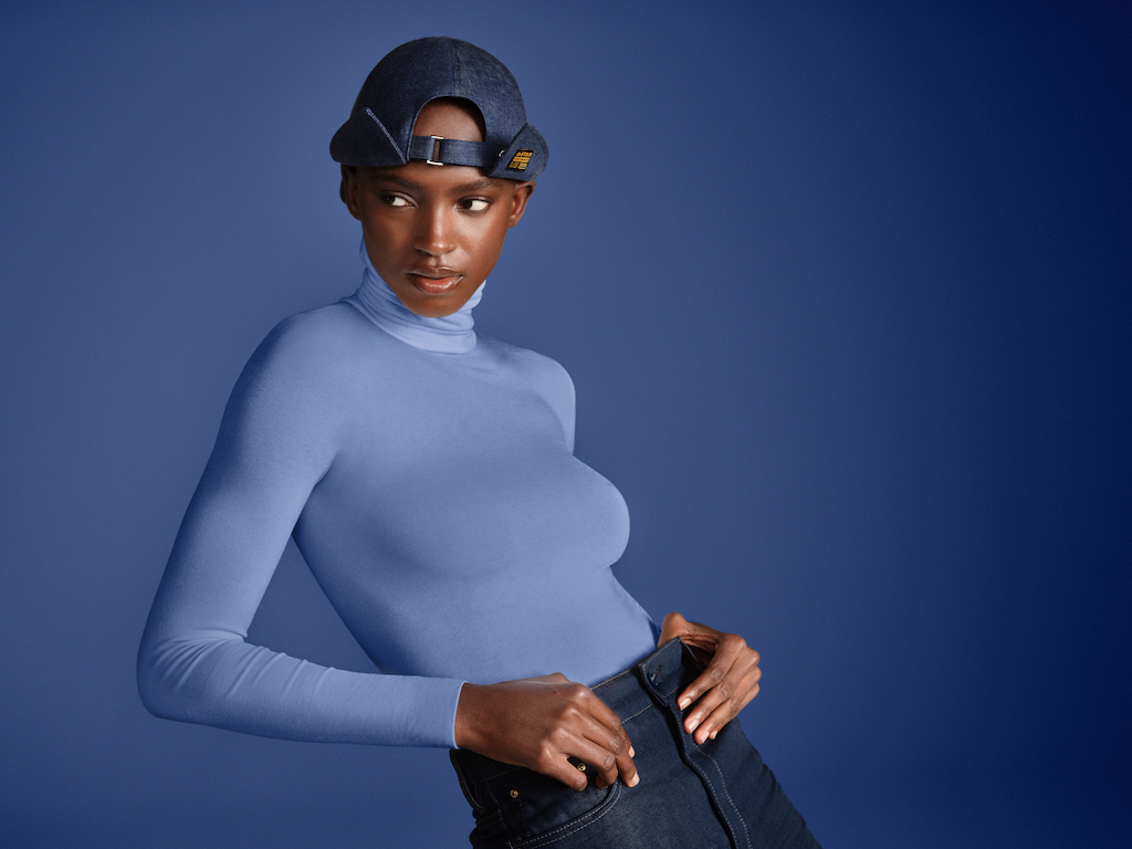 The winged baseball cap (2)