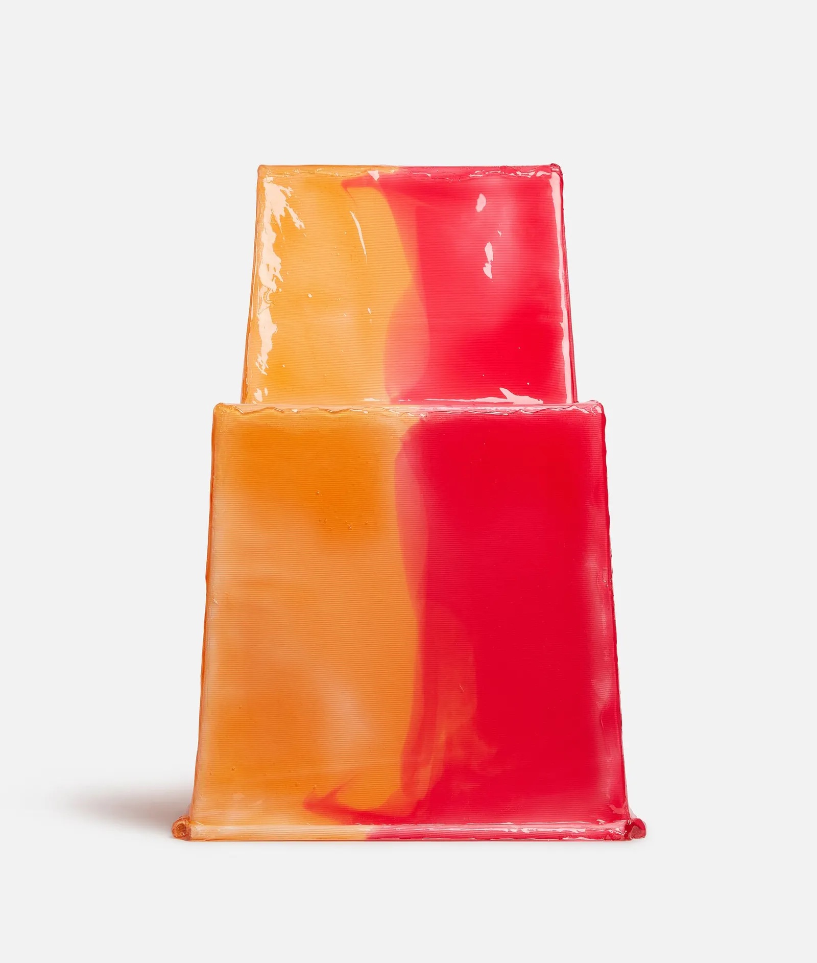 Een van de stoelen bij de show van Bottega Veneta