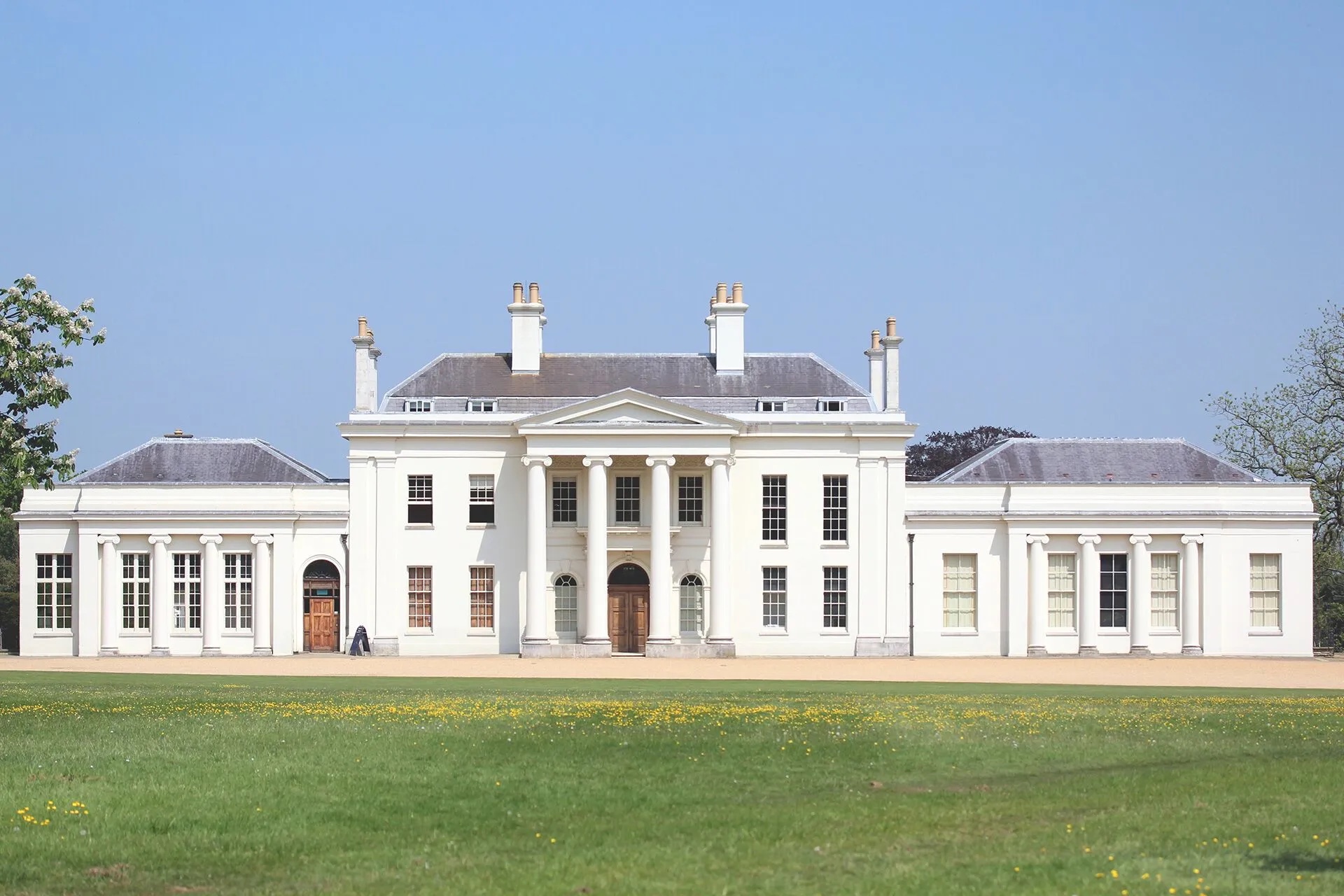 Hylands House is een van locaties in The Crown