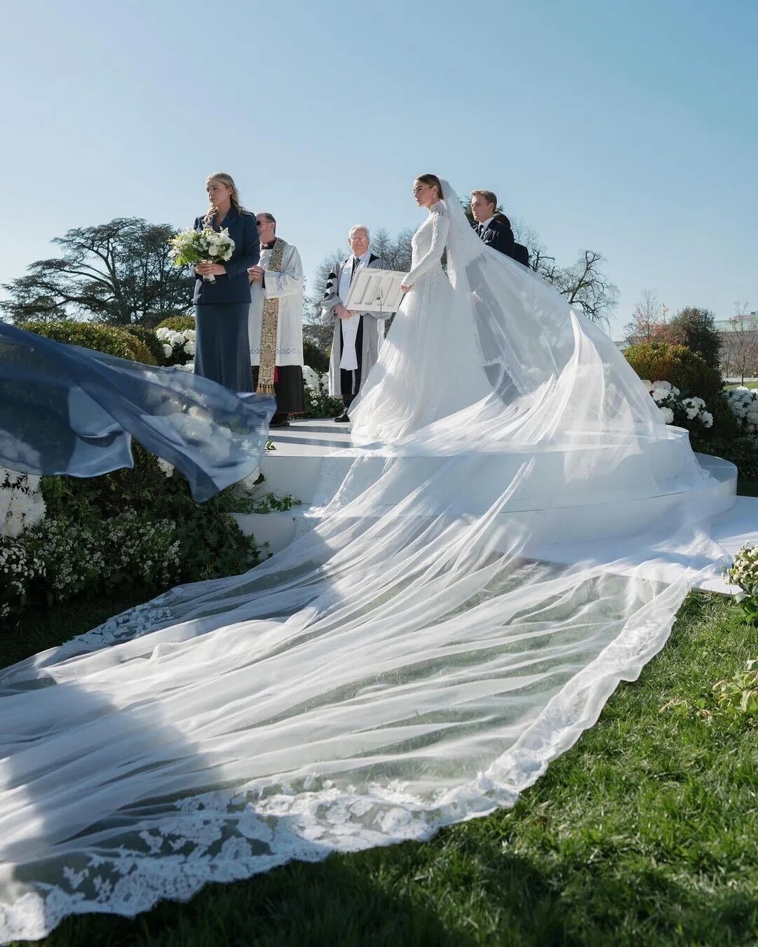 De jurk van Naomi Biden