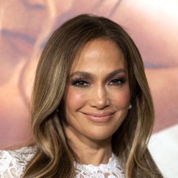 jennifer-lopez-zet-al-haar-socials-op-zwart-en-dat-moet-iets-betekenen-232403