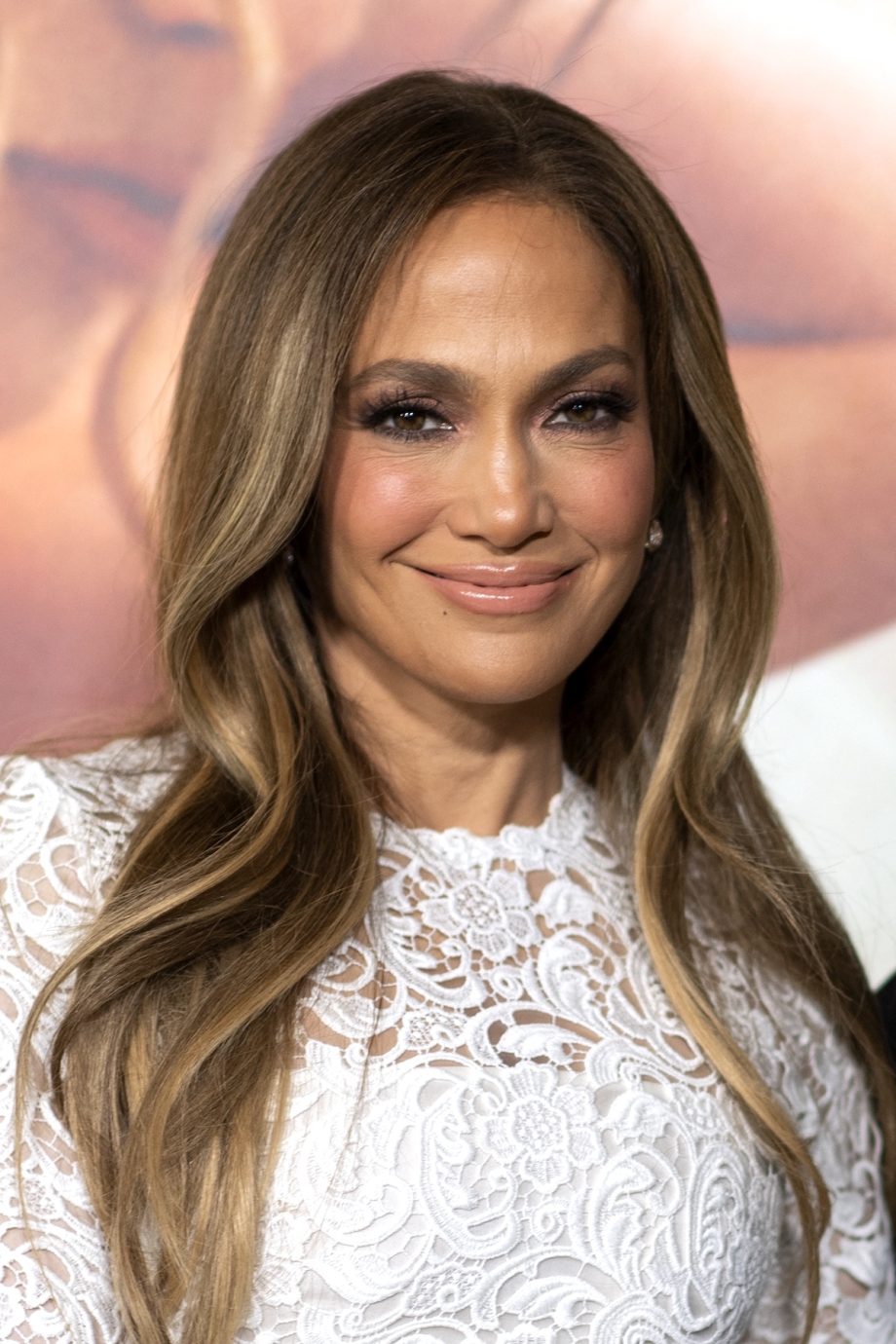 jennifer-lopez-zet-al-haar-socials-op-zwart-en-dat-moet-iets-betekenen-232403