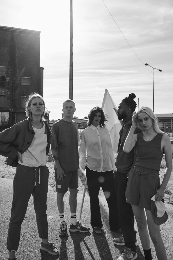 Dit lokale modelabel houdt fast fashion-giganten een spiegel voor