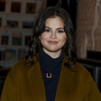 selena-gomez-gespot-in-betaalbare-winterjas-van-dit-franse-it-merk-233316