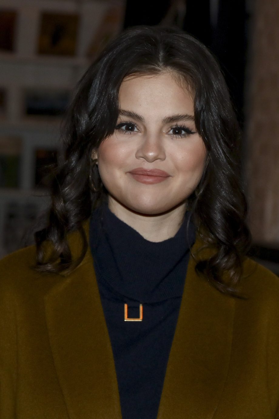 selena-gomez-gespot-in-betaalbare-winterjas-van-dit-franse-it-merk-233316